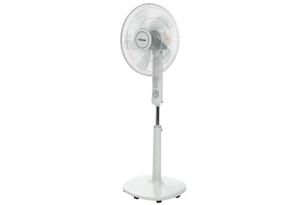 quạt đứng toshiba